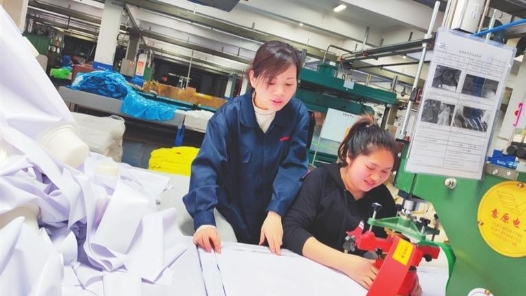 劳模风采·2020年全国劳�?#32;| 吴红梅：平凡岗位也有光荣与梦�? title=