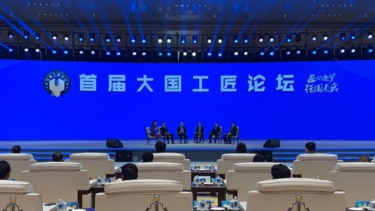向文波：职业教育步入高校企业“双主体”时�? title=
