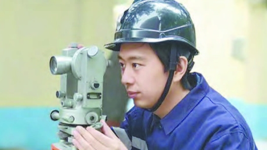 劳模风采·河南省五一劳动奖章 | 李明：筑梦煤海的测量�? title=