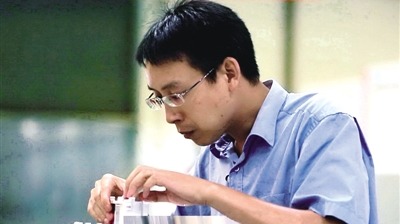 工匠汇·第二届四川工匠｜何波：追求完美的数控加工“艺术家�? title=