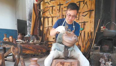 工匠汇�?019年云岭工�?#32;| 张伟：千锤百�?#32;斑彩熠熠