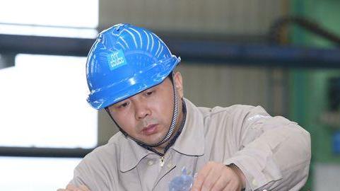 工匠汇·第一届四川工匠｜从门外汉到专业能手 梁飞24年“焊铸”工匠精神