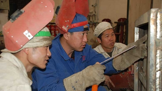 工匠汇·第三届陇原工匠 | 王多明：他用焊花写春�? title=