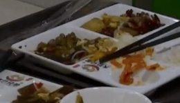 一小包纸巾卖五六元，“纸巾刺客”让消费者就餐闹心