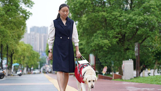贾君婷仙：向前冲！绽放青春光彩