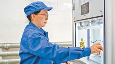 孙晓霞：立足本职 廿载“续火�? title=