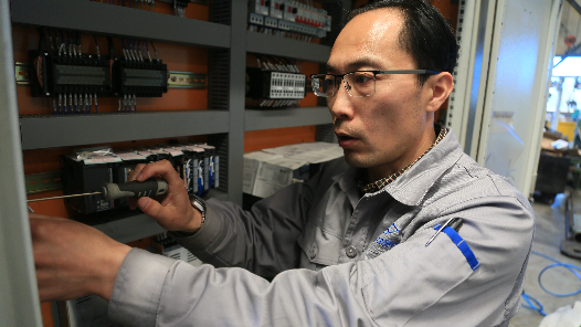 劳模风采·山东劳模 | 王军：没有一流的心性，就没有一流的技�? title=