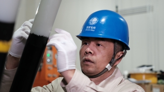 劳模风采·2023年全国五一劳动奖章｜赵斌：把小活做成绝�? title=