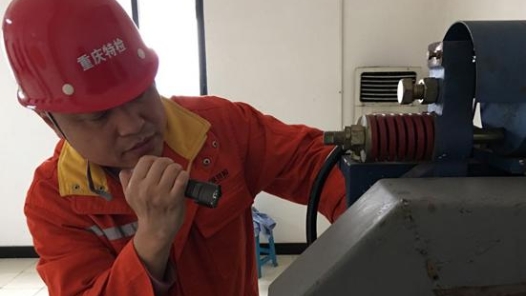 工匠汇·第二届巴渝工匠｜张东平：专治电梯病 一听一摸手到病除