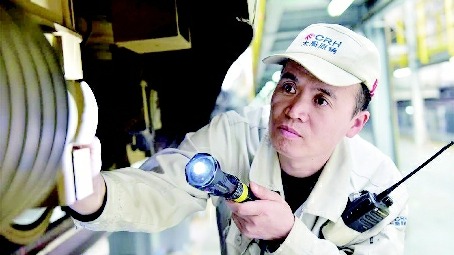 劳模风采·2023年全国五一劳动奖章 | 周文刚：动车组安全的守护�? title=