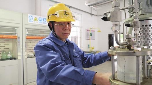 劳模风采·湖南劳模 | 李望明：扎根基层的“技术狂人�? title=