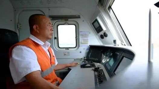 劳模风采·2020年全国劳�?#32;| 杜海宽：一份誓言 36载坚�? title=