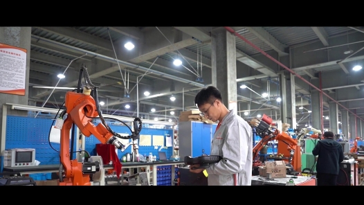 匠人匠心·2022年度“最美浙江人·最美工匠”丨王洋：焊接的及格线是100�? title=