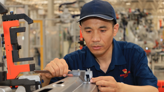 劳模风采·2020年全国劳�?#32;| 刁统武：练就火眼金睛 力求完美卓越