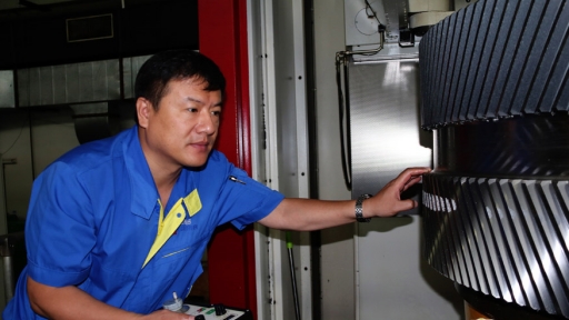 工匠汇·首批辽宁工匠｜“徐强精度”带领中国齿轮走向世�? title=