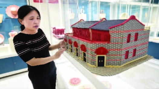 劳模风采·上海劳模｜王勤：几十年磨炼一套“指尖神功�? title=