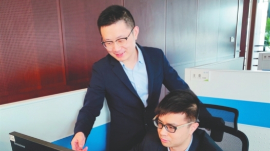 劳模风采·江苏劳模 | 张尧�?0后小伙奋�?G新基�? title=