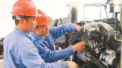 工匠汇�?016年上海工匠｜胡振球：深入一线革新，�?3项发明专�? title=