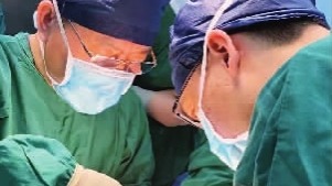 工匠汇·上海工匠｜丁任：主刀手术万余�?#32;显微镜下展绝技