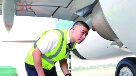 工匠汇�?023年河北工匠｜田亚男：驾雄鹰翱翔云霄的蓝天骄子