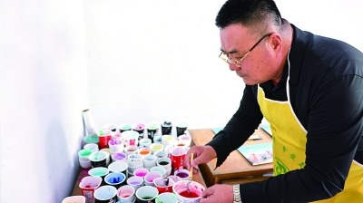 工匠汇�?023年河北工匠｜郑铁军：用点滴砂石描绘大千世�? title=