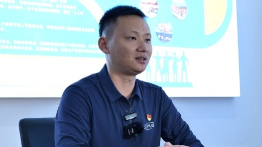 一线代表故事丨胡万琪：一个动作重�?7�? title=