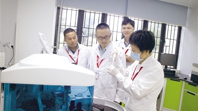 工匠汇·第七届“南粤工匠”｜刘松柏：不忘初心 做新时代的“食品匠人�? title=