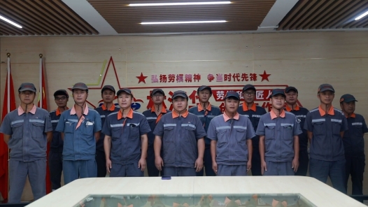 身边榜样 | 进击吧！汽车? title=