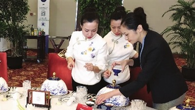 劳模风采·2021年全国五一劳动奖章｜张倩倩：走进国宴背后的匠心细�? title=