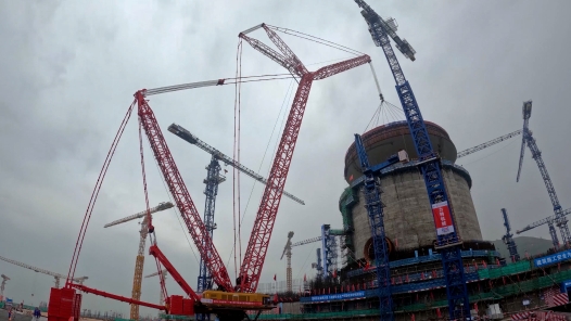 身边榜样丨在焊花飞舞?#32;匠心耕“云? title=