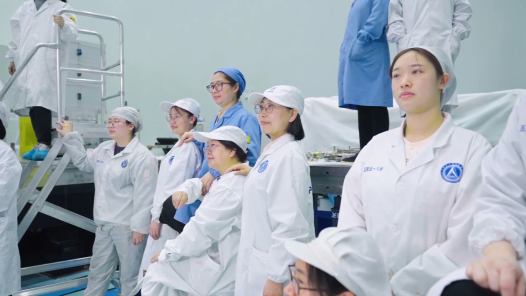 身边榜样丨致敬“最闪亮的星? title=