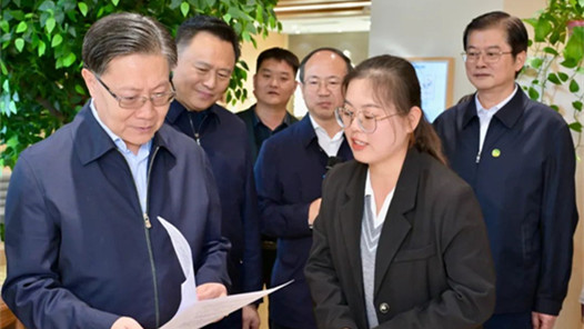 王东明：深入学习宣传贯彻习近平总书记重要讲话精�?#32;把工会十八大各项部署落到实处