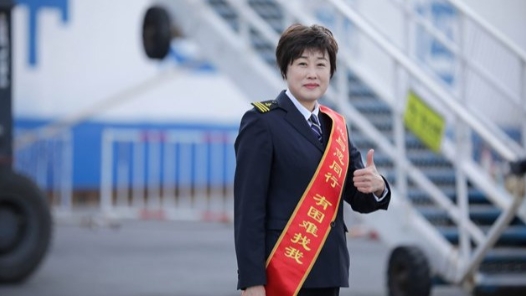 劳模风采·全国劳动模范 | 王红：接力传承“有困难找我�? title=