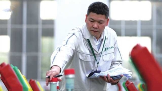 劳模风采·2023年全国五一劳动奖章 | 邓勇军：为变压器行业高质量发展贡献力�? title=