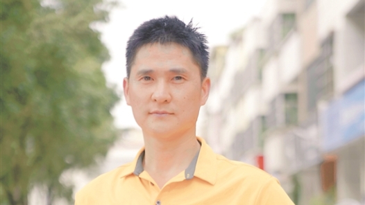 劳模风采·2023年全国五一劳动奖章｜周小洪�?2年保持“零投诉�?#32;用心用情送好快�? title=