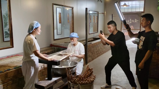 2023最班组�?2 传承非遗做好�? title=