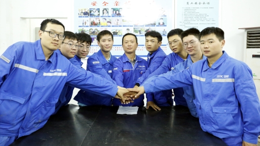 2023最班组�?9 善于创新的电工班