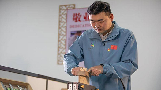 工匠汇�?023年荆楚工匠｜杨颖杰：一榫一�?#32;匠心木作