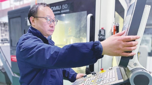 工匠汇·第五届“中原大工匠”｜刘先生：躬耕职业教�?#32;坚守育人初心