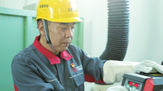 工匠汇�?022年三晋工匠｜齐晓刚：用焊弧“绣制”无缝天衣的“金蓝领�? title=