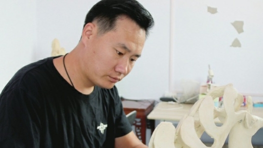 工匠汇�?022年三晋工匠｜韩瑞来：唤醒“金钱奇石”璀璨神韵的创意大师