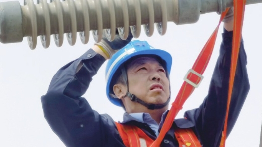工匠汇�?022年三晋工匠｜王养国：让大秦重载铁路永不停电的守护�? title=