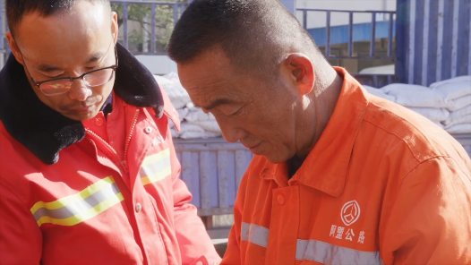 匠人匠心·内蒙古自治区第七届“北疆工匠”｜杜忠山：用创新为“工匠精神”注入时代活�? title=