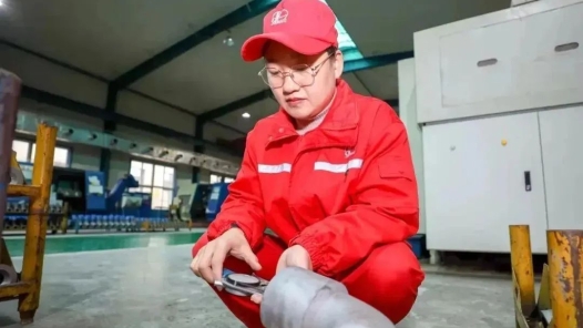 工匠汇�?023年荆楚工匠｜王丽林：从数控“小白”到技术达人，她这样做......