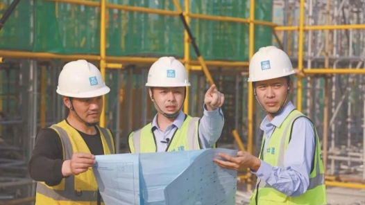 劳模风采·2022年安徽劳模｜杨鹏超：知识改变命运，科技创造价�? title=