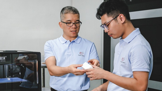 工匠汇·第三批中国纺织大工匠｜张润明：制衣自动化的引领�? title=