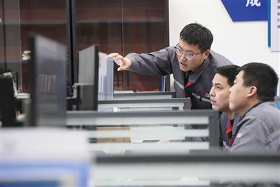 劳模风采·河北省五一劳动奖章｜李子禹：守护中国速度的铁甲勇�? title=