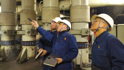 工匠汇·首届“大庆工匠”｜武海玉：电机“保护神”匠心不改志在超�? title=