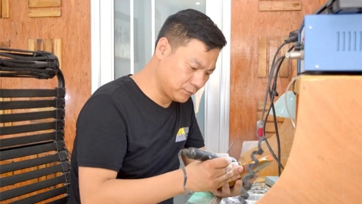 劳模风采·2020年江西省劳动模范 | 叶建辉：刀尖琢�?#32;匠心守艺