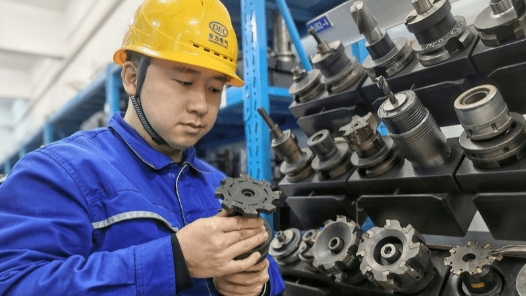 工匠汇·第四届“四川工匠”｜万方前：填补汽轮机行业制造技术空�? title=